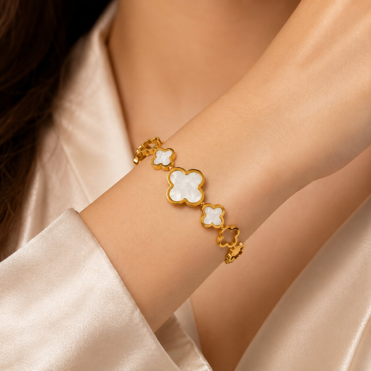 Mother of Pearl Clover Bracelet