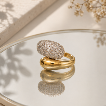 Éclat Pavé Gold Statement Ring