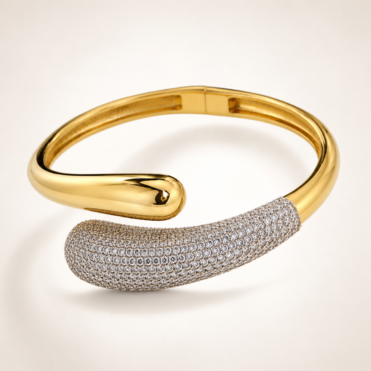 Éclat Pavé Gold Bangle