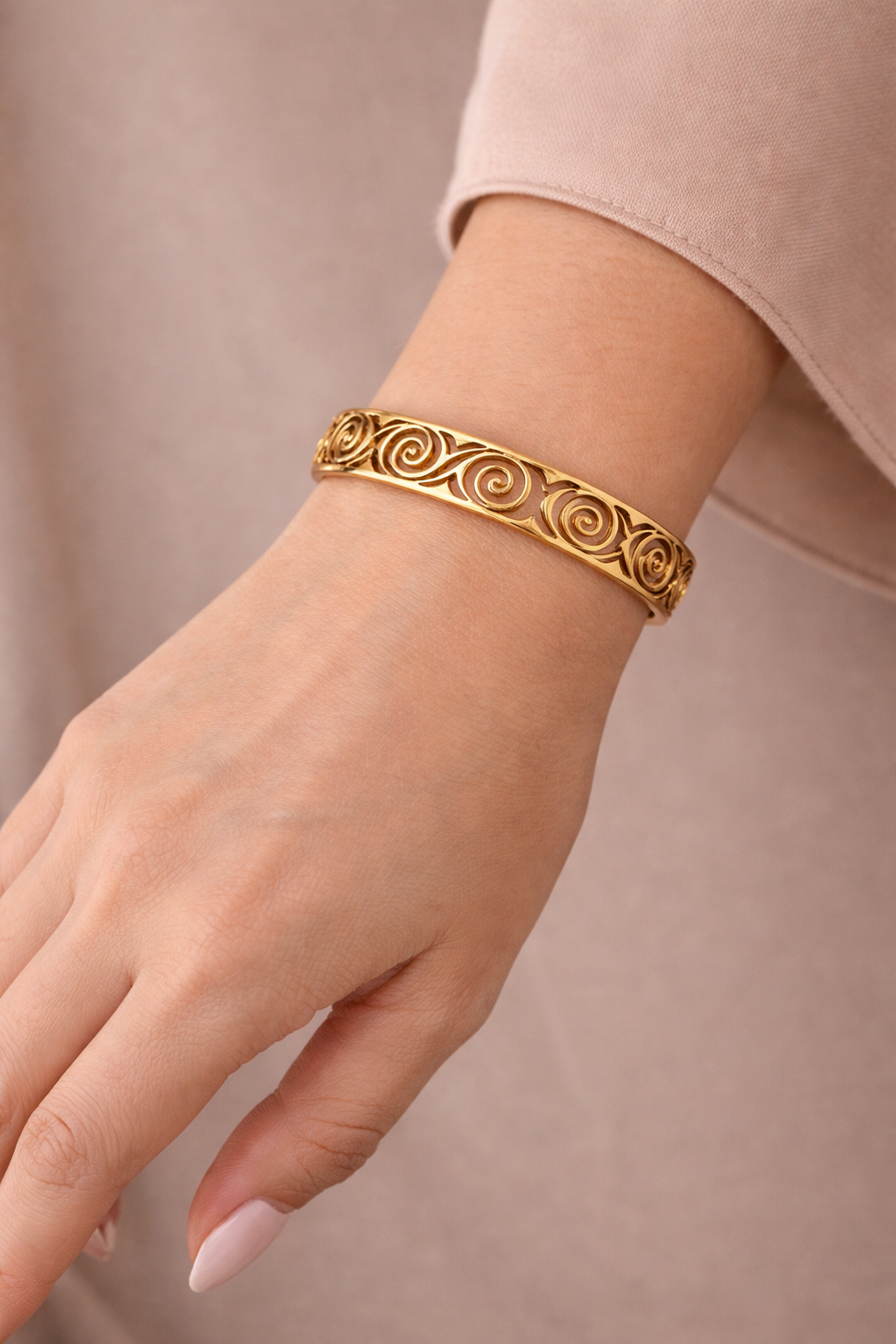 Vintage Filigree Swirl Bangle Bracelet