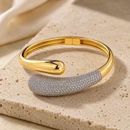 Éclat Pavé Gold Bangle