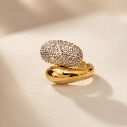 Éclat Pavé Gold Statement Ring
